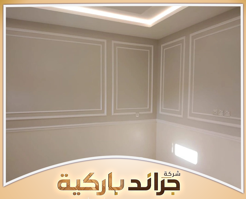 تركيب براويز فوم الرياض 0542860739 شركة جراند باركية يوفر الفني أعمال معلم ديكورات فوم باهتمام بالتفاصيل واختيار التصاميم المناسبة للمنزل.