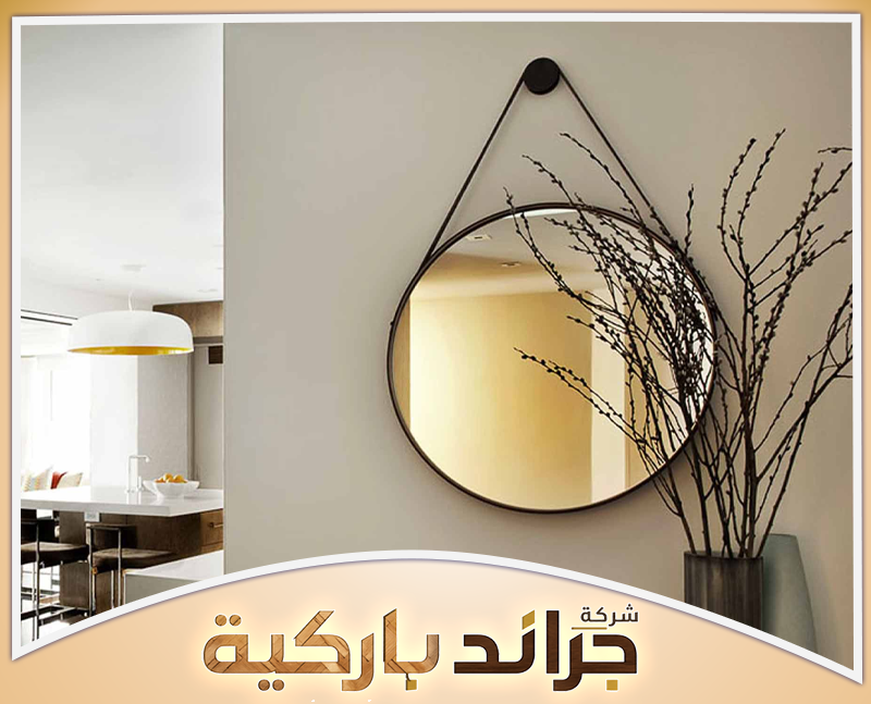 ما المقصود بتعليق اللوحات والمرايا بأمان؟